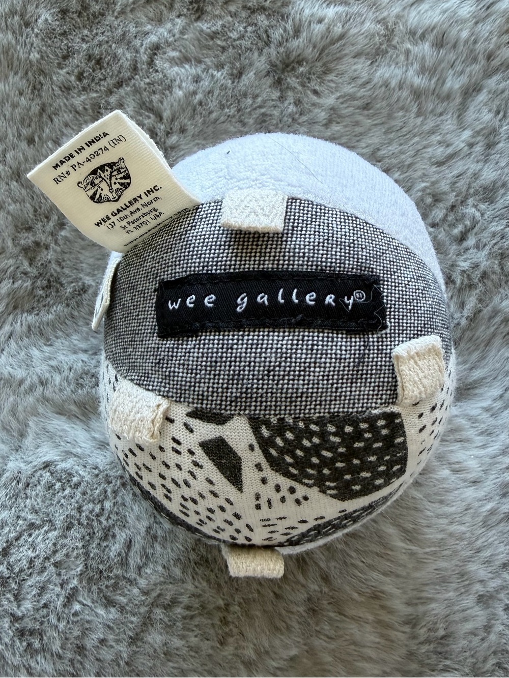 Wee Gallery Organic Sensory Taggy Ball with Rattle